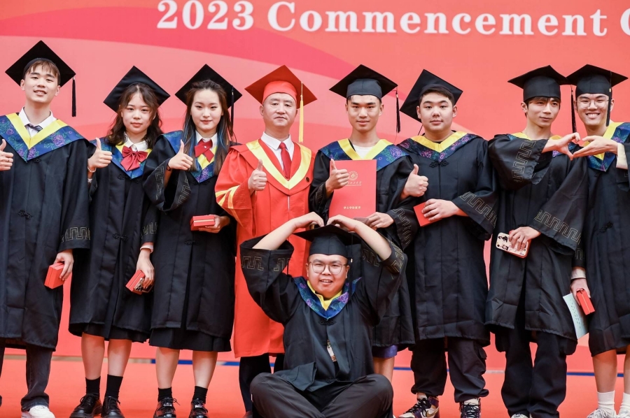 2023 毕业生 20230621b66db1ee0aa747818caa7446b376518f_20230621835553e9611f45bb8870f47104186392.jpeg