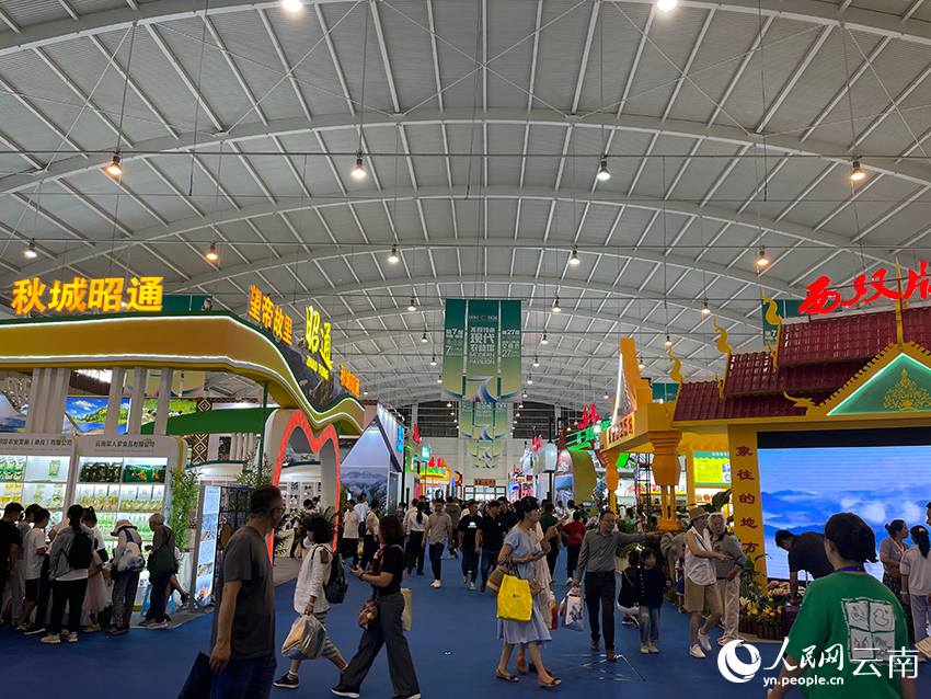 高原特色现代农业馆。人民网记者 程浩摄