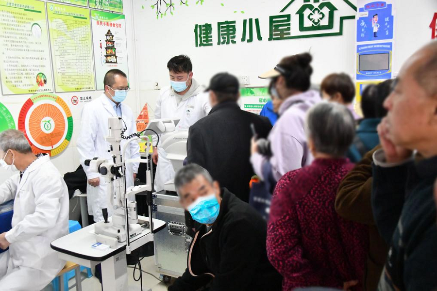 眼底照相机怎么昆明爱尔眼科医院助力社区眼底疾病诊断设备建设_https://www.jmylbn.com_新闻资讯_第2张