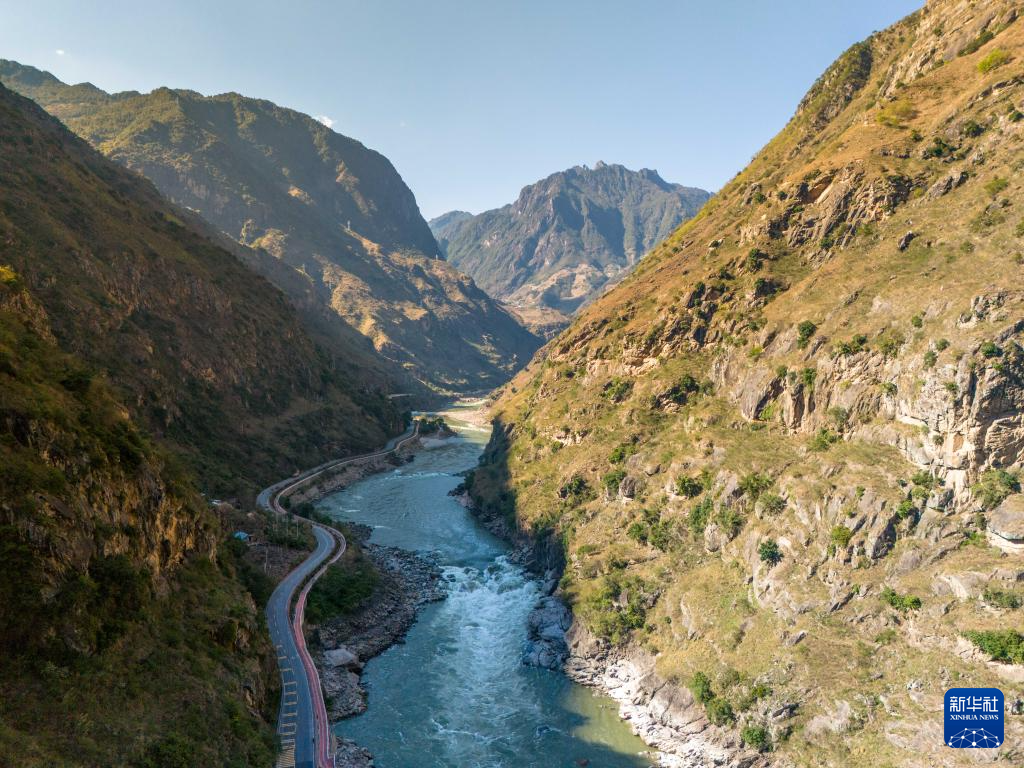 云南怒江：必赢平台高山峡谷 壮美风光新华网(图2)
