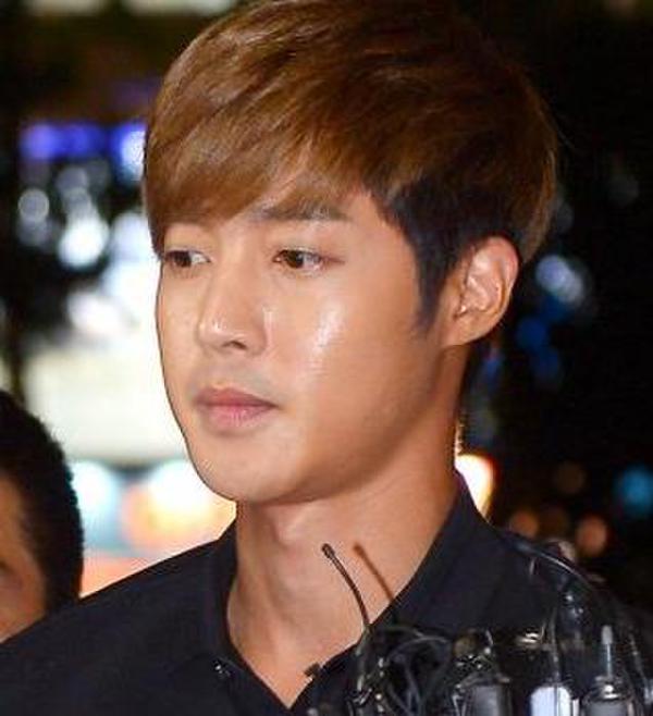 曝金贤重与女友复合 揭秘其曾因家暴反目