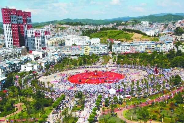 丘北人口_不耐热的丘北人做好准备,你要几度就几度