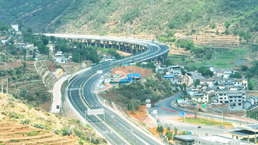 云南永大高速公路即将通车