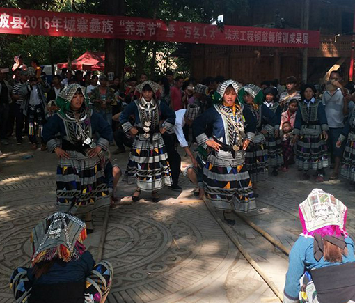 云南麻栗坡县：铜鼓舞展示民间传统文化魅力