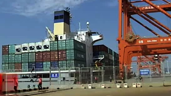 专家支招:宝宝不吸奶瓶妈妈应如何应对?