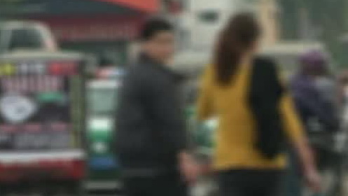 [云南网视]微信收费引发争议 谁该为微信买单