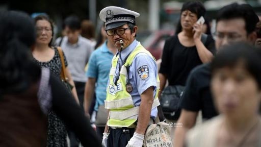 女星绝密旧照曝光天生丽质or整容鬼斧神工