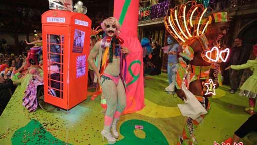 《美人制造》中:杨恭如剥皮整容返老还童