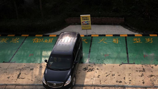 成龙谈房祖名涉毒 揭房祖名吸毒判几年?