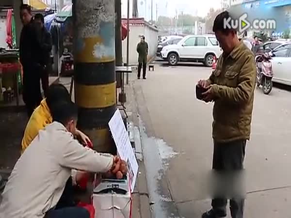 [云南网视]国家公务员考试举行 报名数创新低5