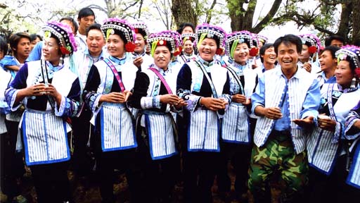 揭秘李玉刚出家原因 与范小宁情史大曝光