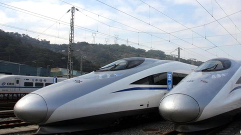 《疯狂外星人》美国首映 谢耳朵蕾哈娜亮相