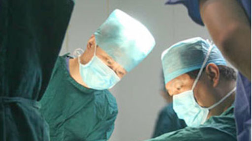 实习医生为少年变性被捕 网友:挥刀自宫未必成