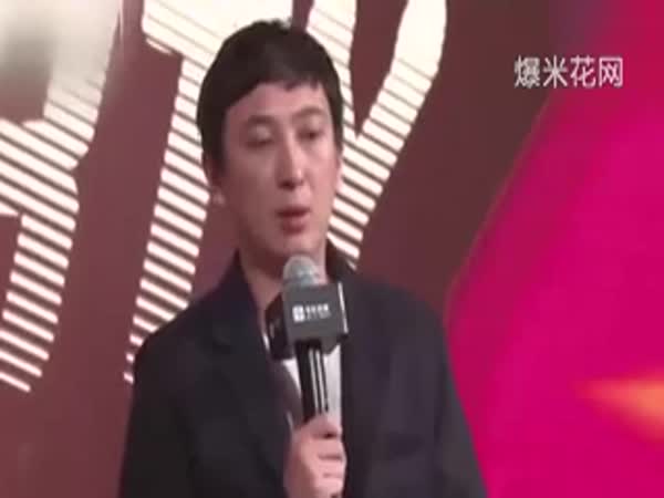 [云南网视]<em>王思聪吐槽苹果</em>新系统影响签约?安