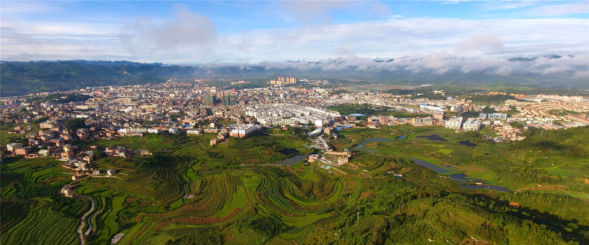 马关县城全景图片