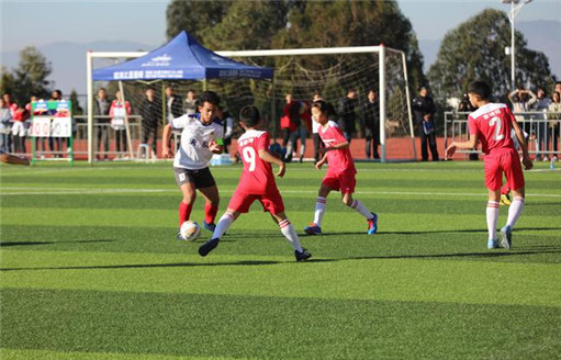 全国青少年足球冠军杯赛在玉溪开幕